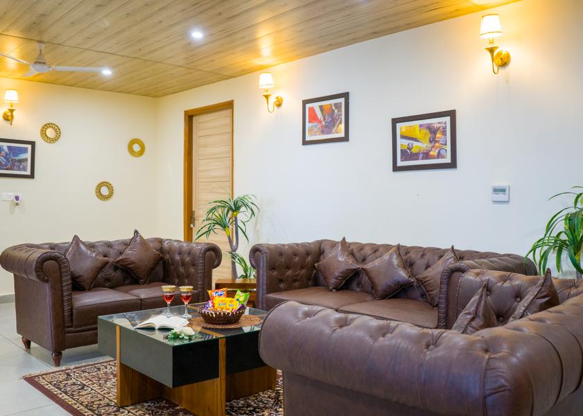 Himachal Pradesh Barog Public Areas