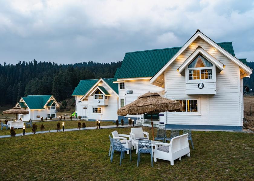 Jammu and Kashmir Gulmarg Hotel Exterior