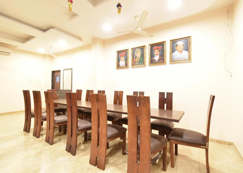 Maharashtra Shirdi Food & Dining