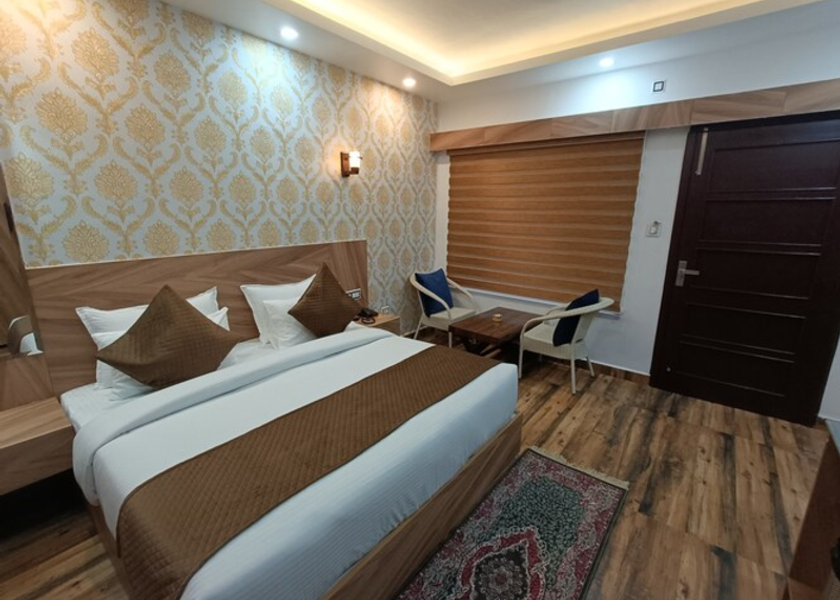 Himachal Pradesh Dalhousie Luxury Cottage With Balcony
