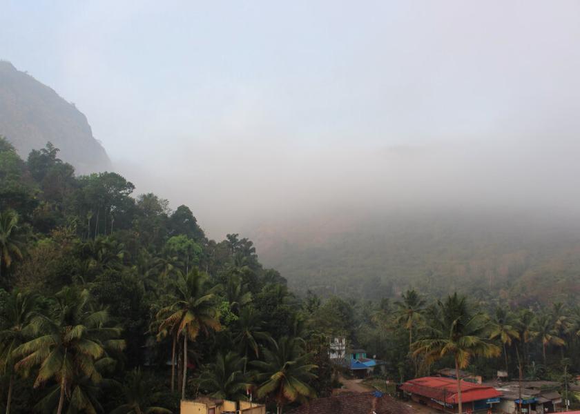 Kerala Idukki Deluxe non AC room