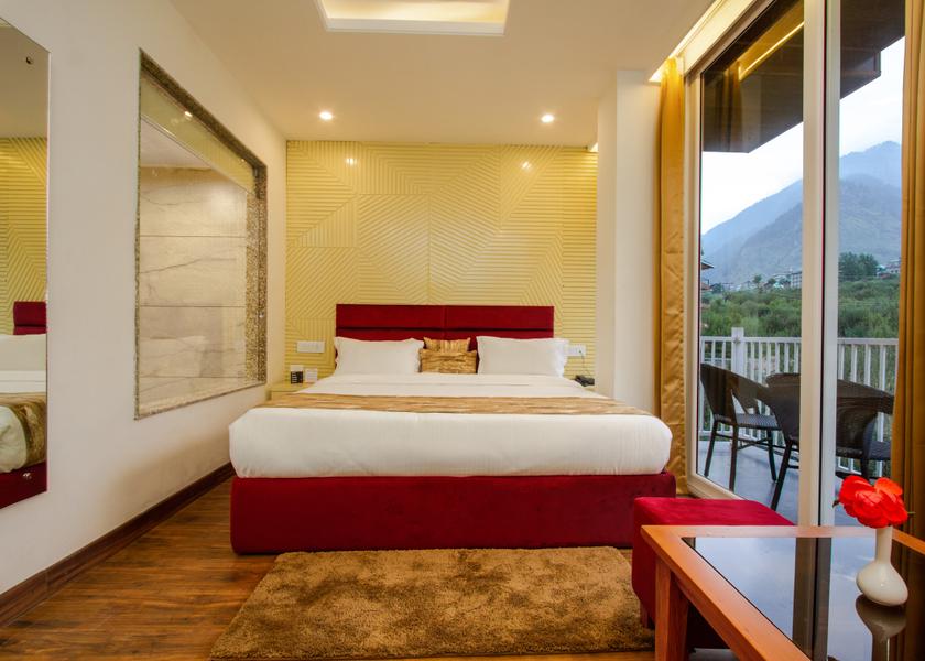 Himachal Pradesh Manali Mountain View Premium Room