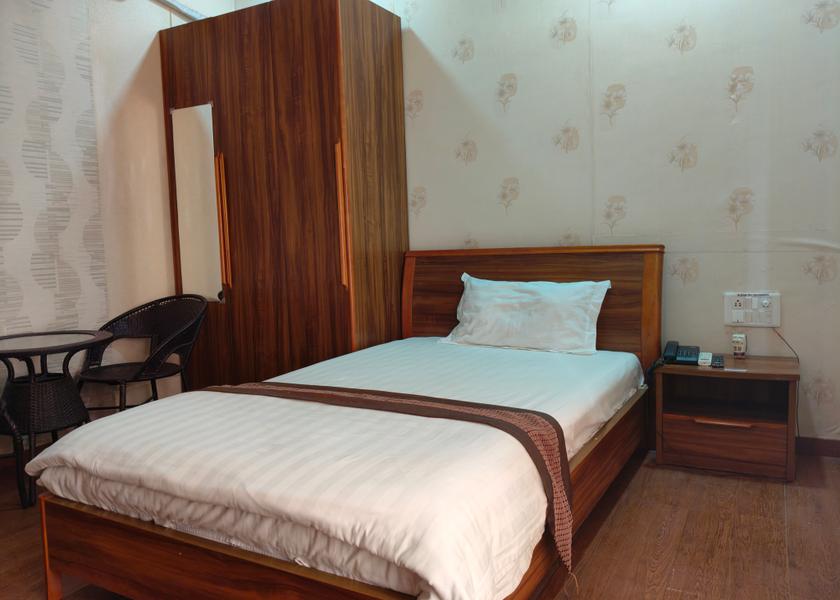 Maharashtra Wardha Deluxe Room