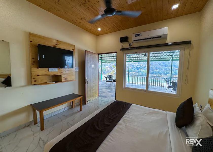 Uttarakhand Rishikesh Premium Room with River View Balcony