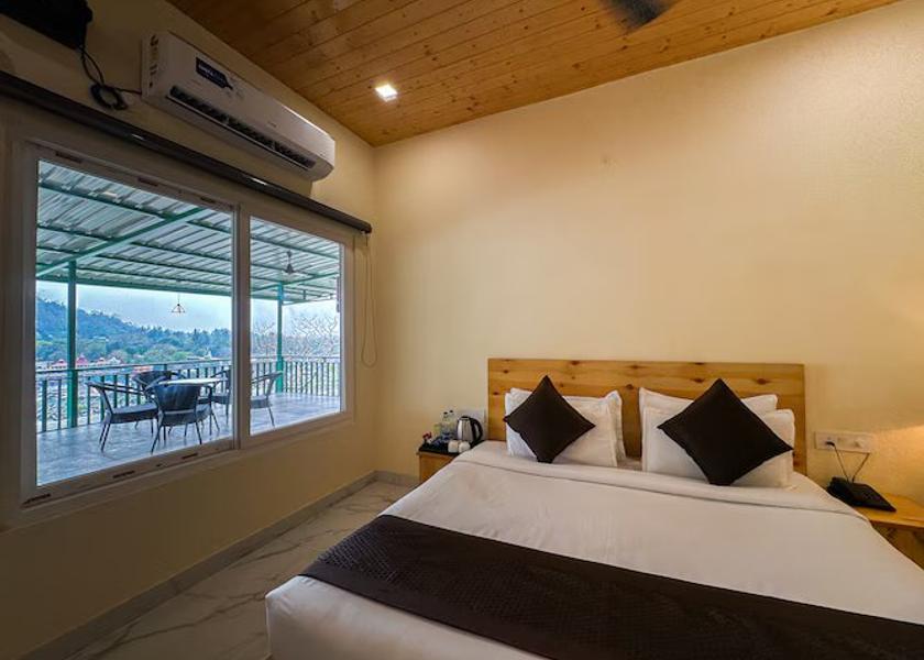 Uttarakhand Rishikesh Premium Room with River View Balcony