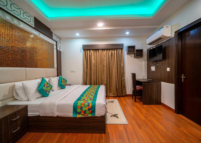 Delhi New Delhi 1025