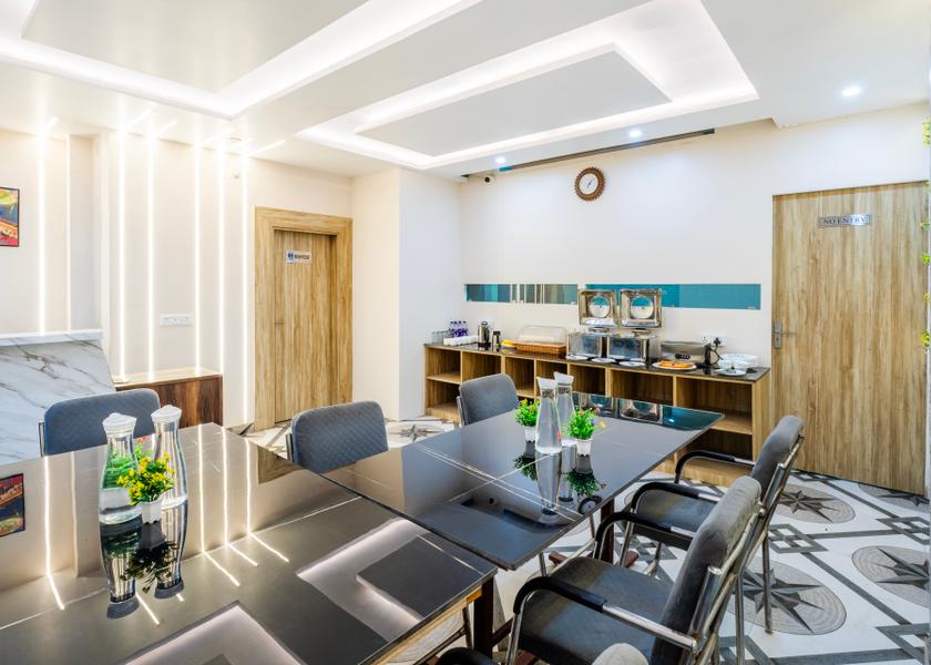 Uttar Pradesh Varanasi Food & Dining