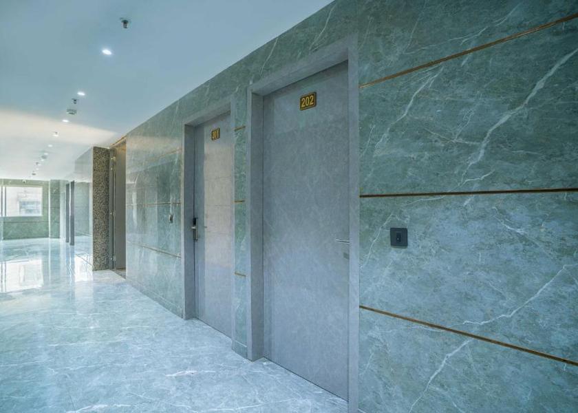 Delhi New Delhi 1025