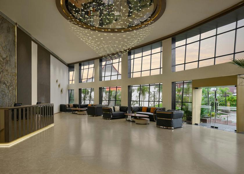 Lobby - Modern and Spacious