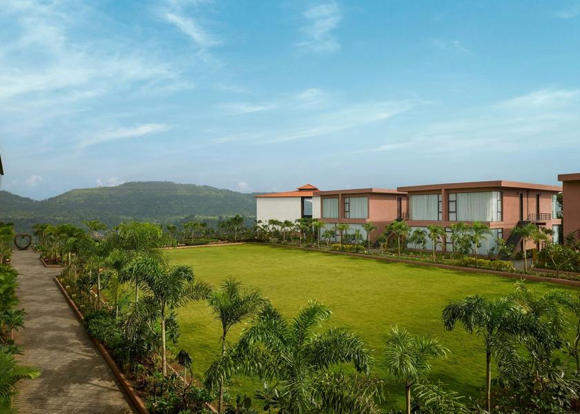 Gujarat Saputara Purna Lawns - Palm Trees - Mountain Views