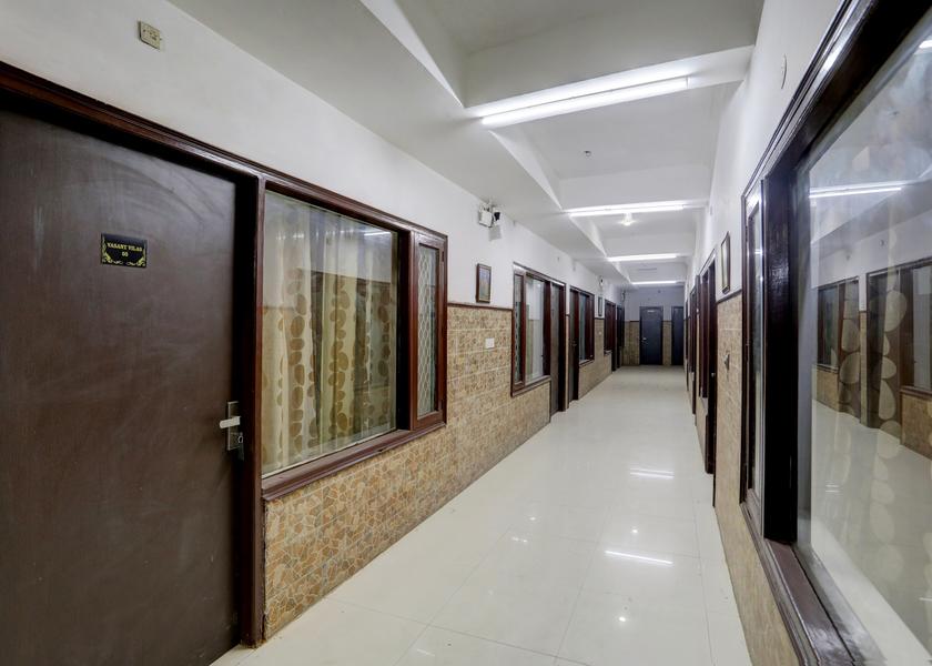 Delhi Delhi Lobby