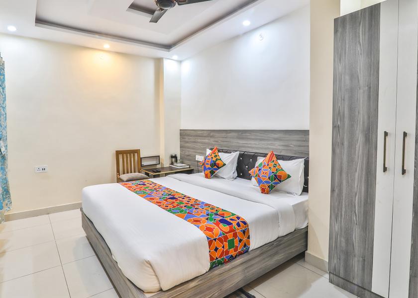 Uttar Pradesh Varanasi Deluxe Room