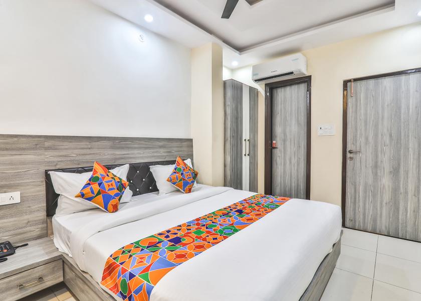 Uttar Pradesh Varanasi Deluxe Room