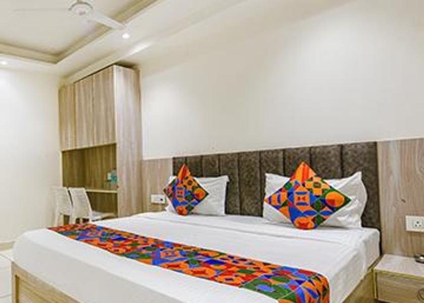 Delhi Delhi Deluxe Room 