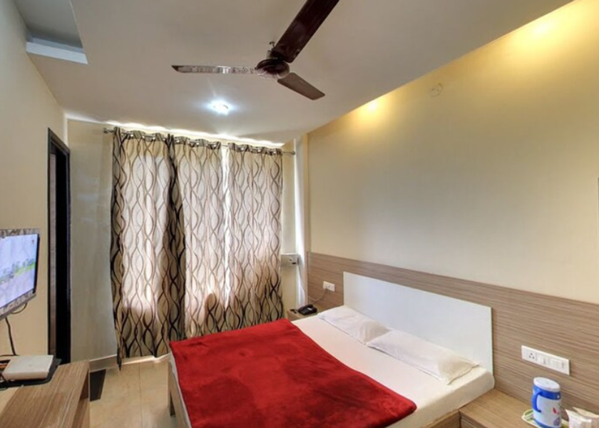 Punjab Pathankot Deluxe Room