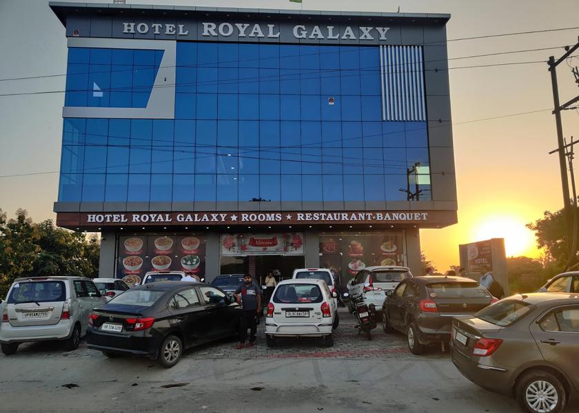 Uttar Pradesh Chhata Hotel Exterior
