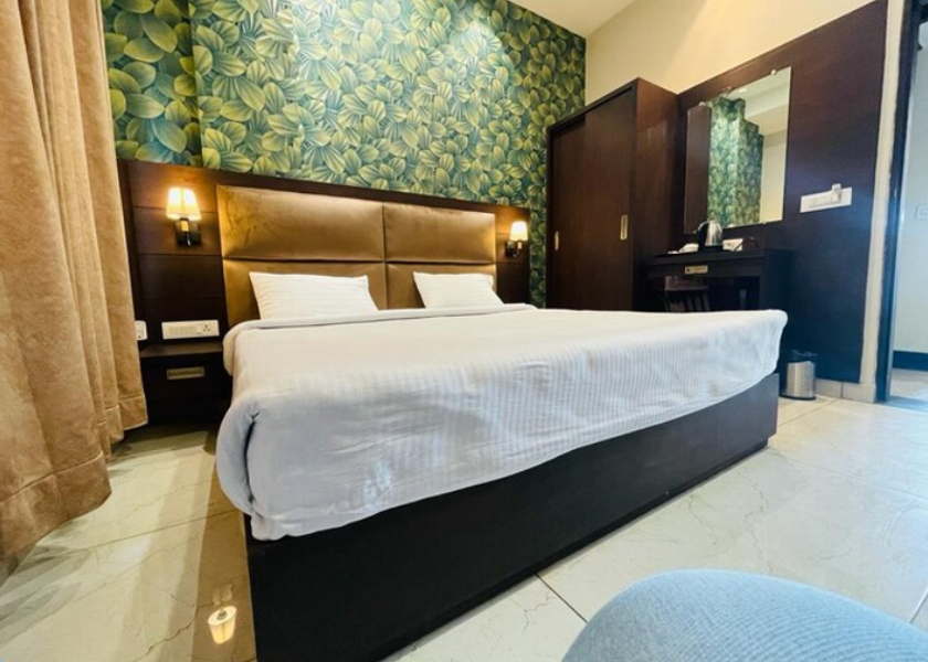 Punjab Pathankot DELUXE ROOM
