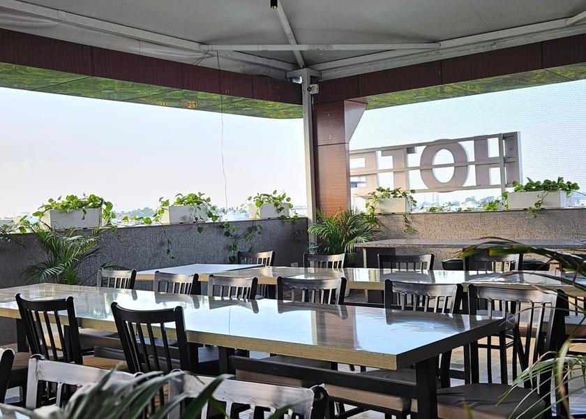 Madhya Pradesh Indore Food & Dining