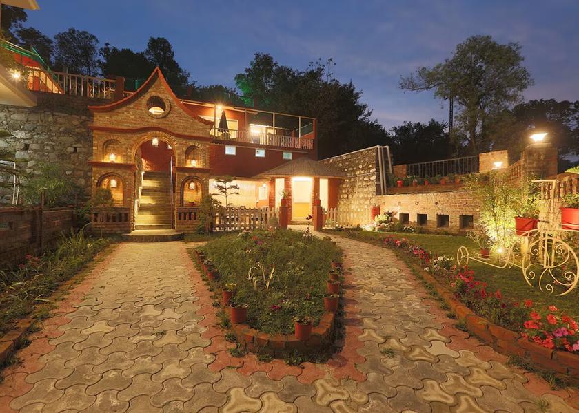 Uttarakhand Bhimtal Hotel Exterior
