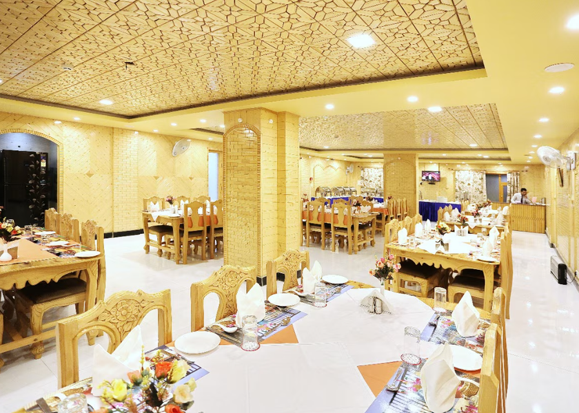 Jammu and Kashmir Srinagar Food & Dining