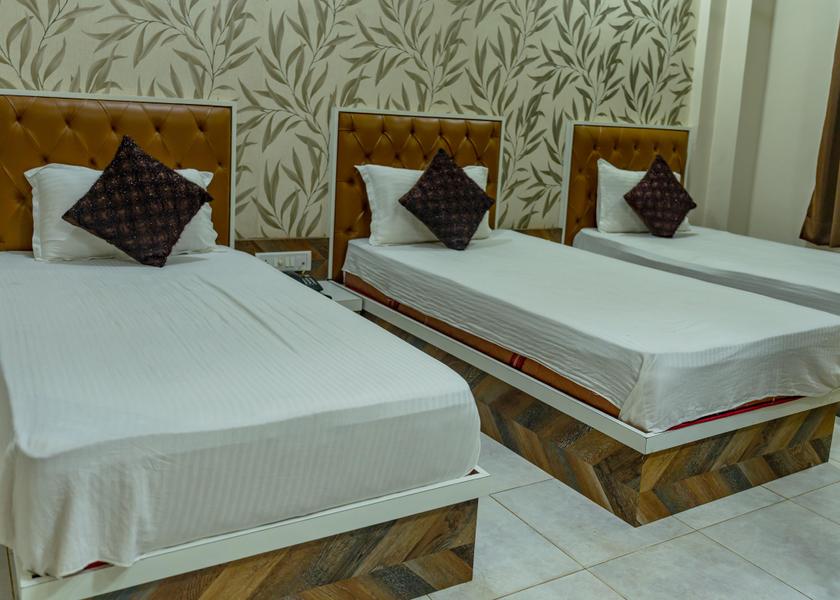 Gujarat Gandhidham THREE BED FAMILY ROOM