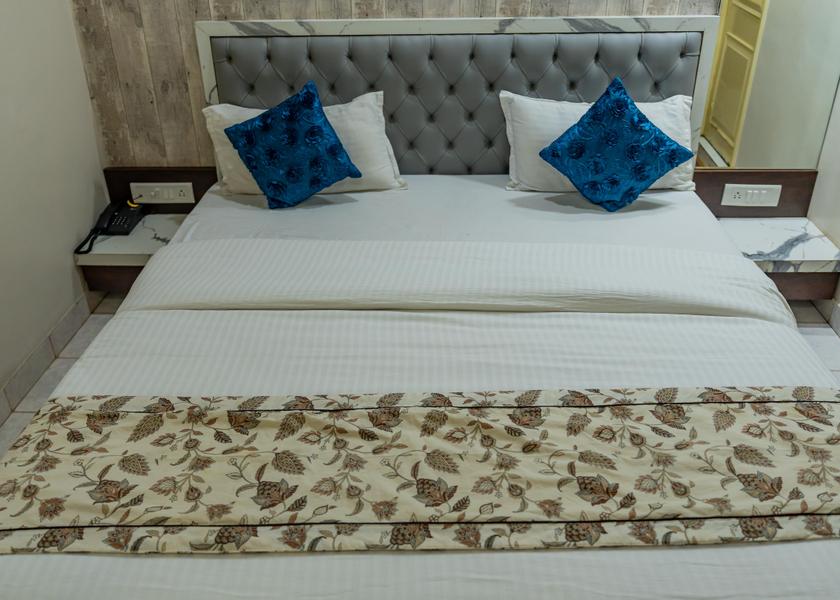 Gujarat Gandhidham DELUXE ROOM