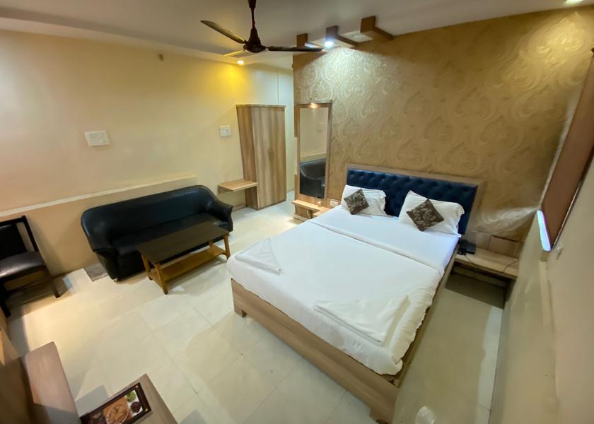 Maharashtra Nagpur Deluxe AC Room