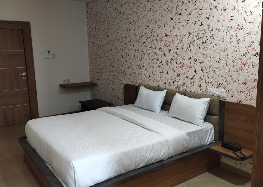 Gujarat Rajpipla Super Deluxe Room