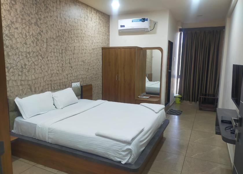 Gujarat Rajpipla Deluxe Room
