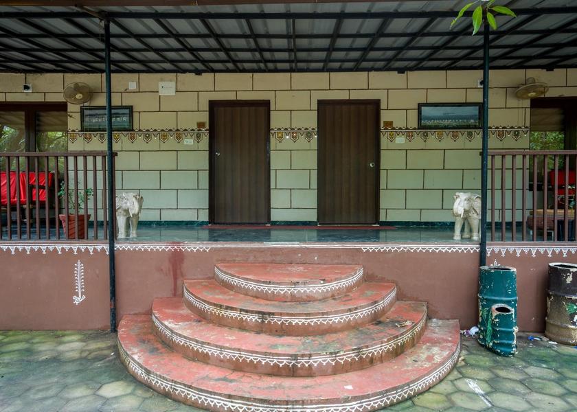 Gujarat Jambughoda Hotel Exterior
