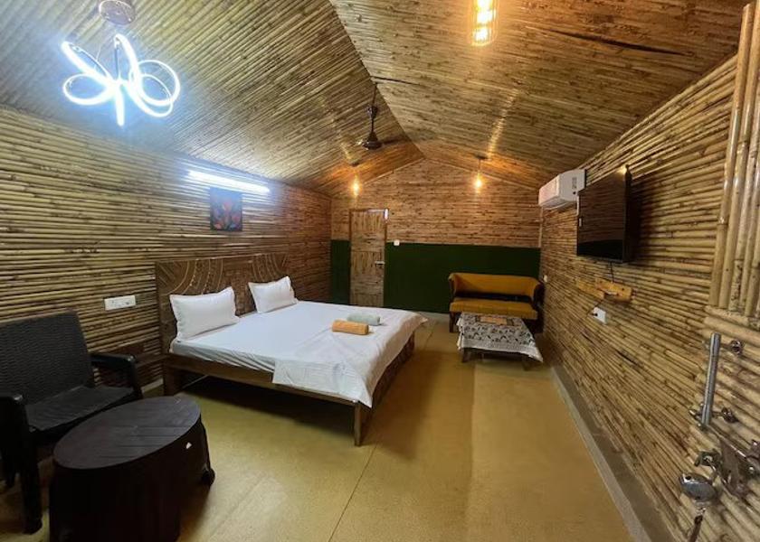 Uttar Pradesh Vrindavan Deluxe Room