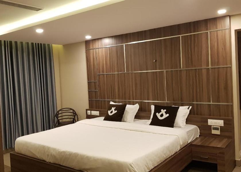 Kerala Perintalmanna Deluxe AC Room