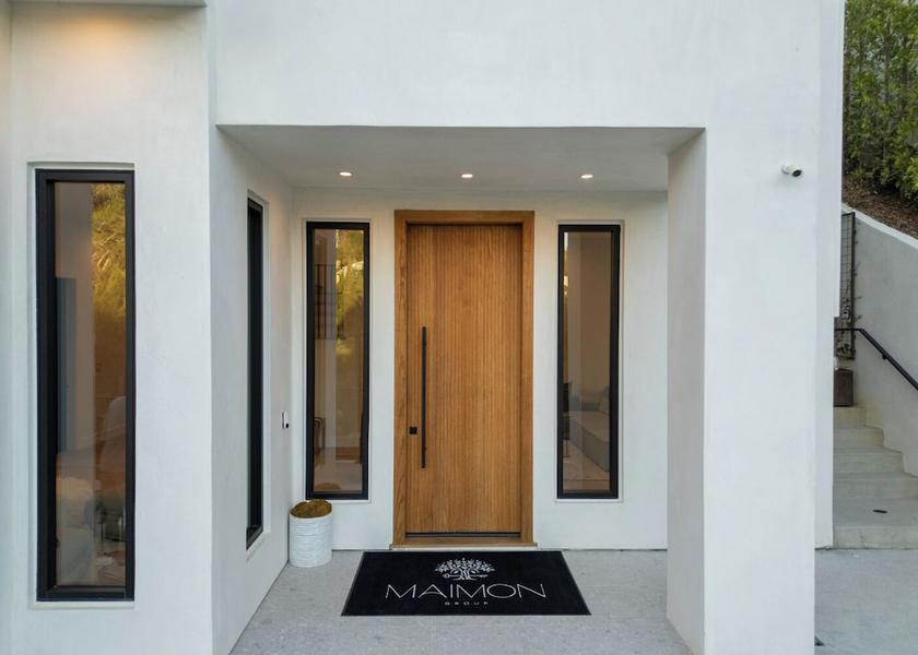 California Los Angeles Exterior Detail