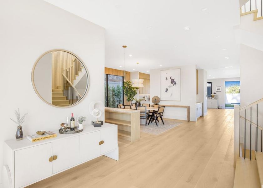 California Los Angeles Living Area