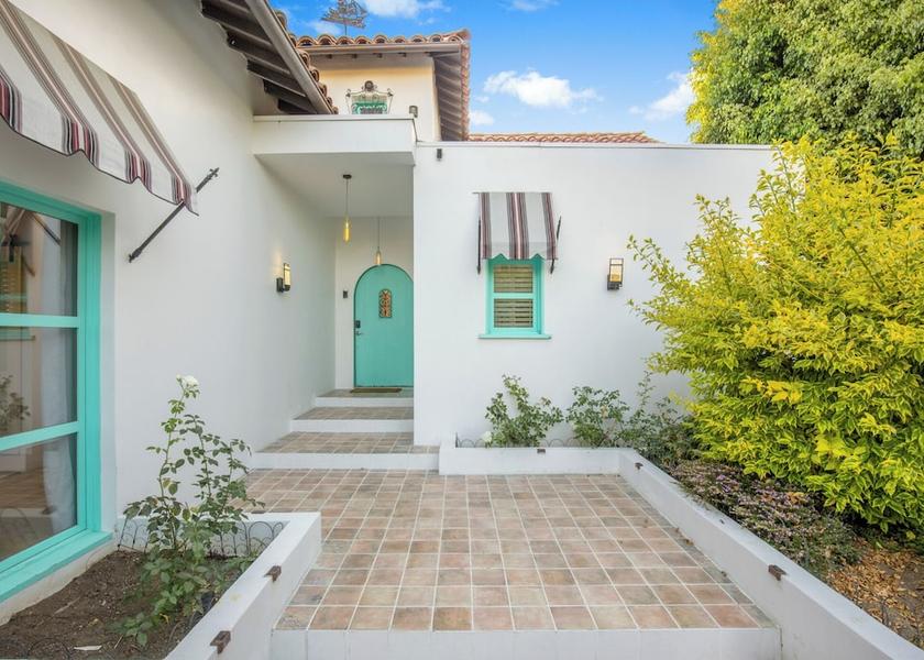 California Los Angeles Exterior Detail