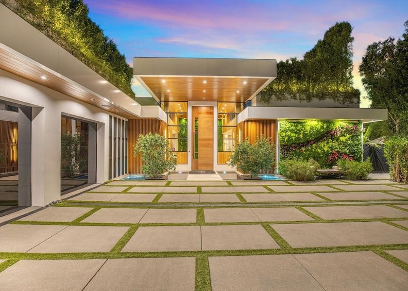 California Los Angeles Exterior Detail