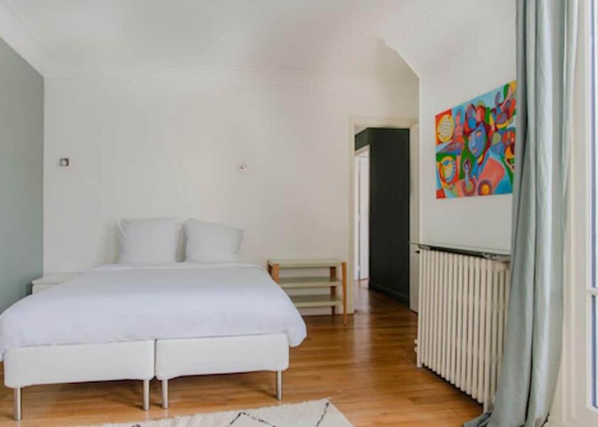 Ile-de-France Paris Room