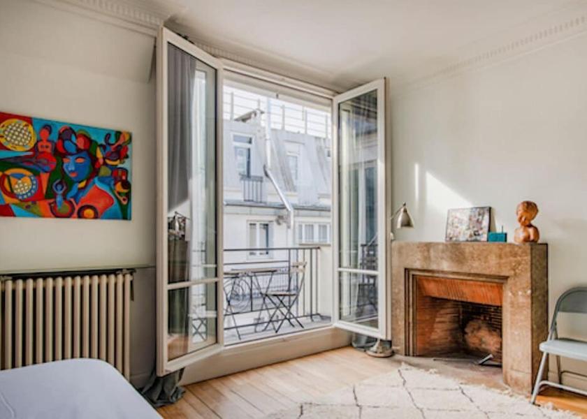 Ile-de-France Paris Room