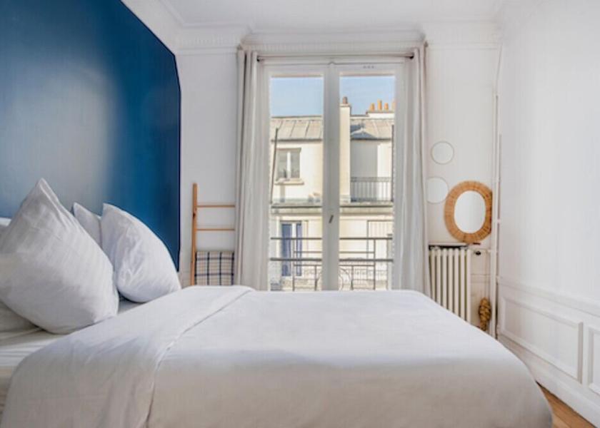 Ile-de-France Paris Room