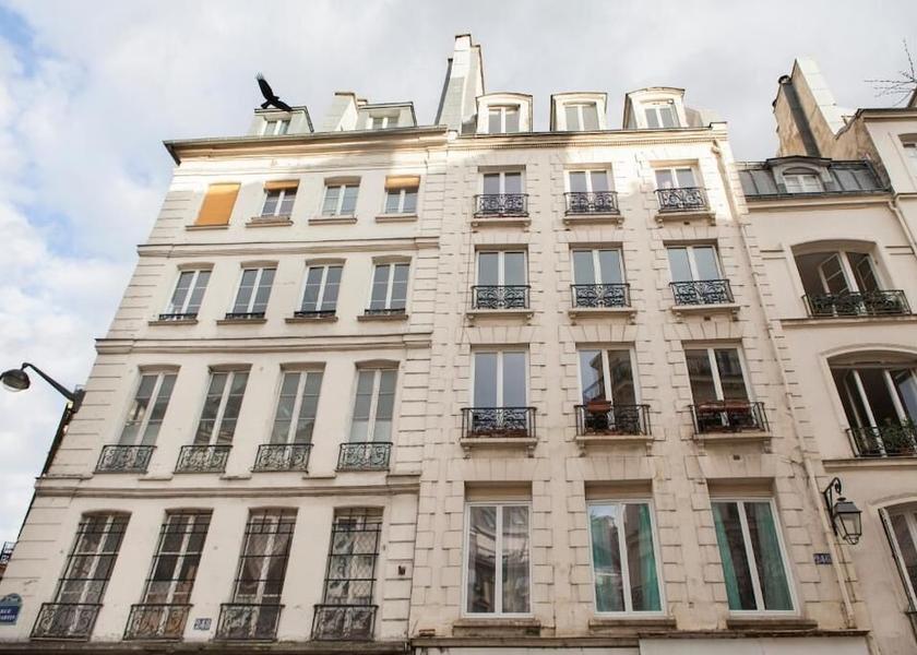 Ile-de-France Paris Exterior Detail