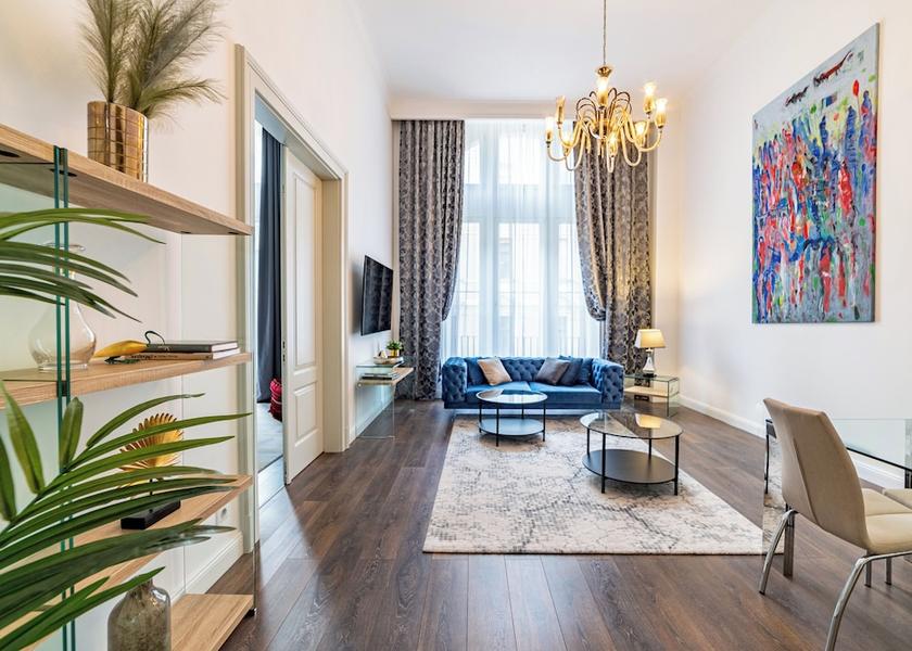  Budapest Room