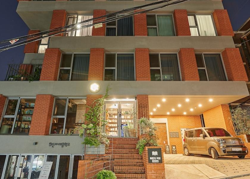 Gyeonggi Seoul Exterior Detail