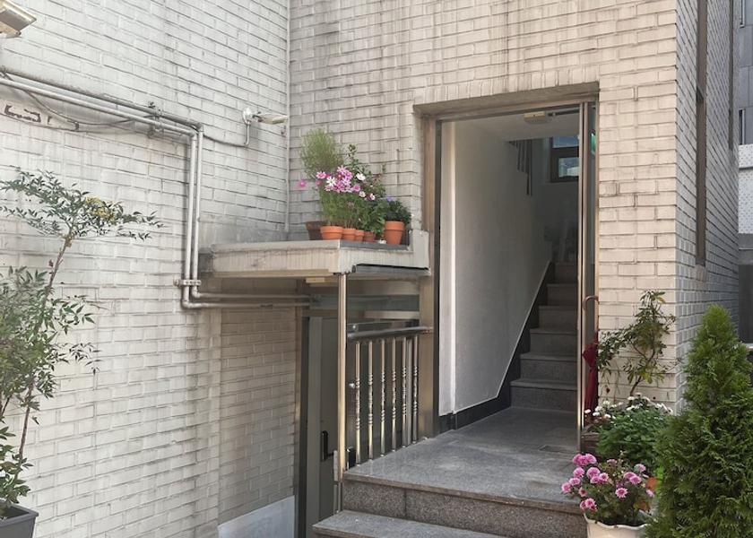 Gyeonggi Seoul Exterior Detail