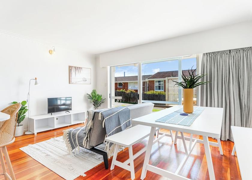 Auckland Region Auckland In-Room Dining