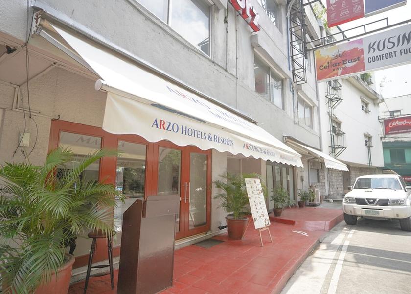  Manila Exterior