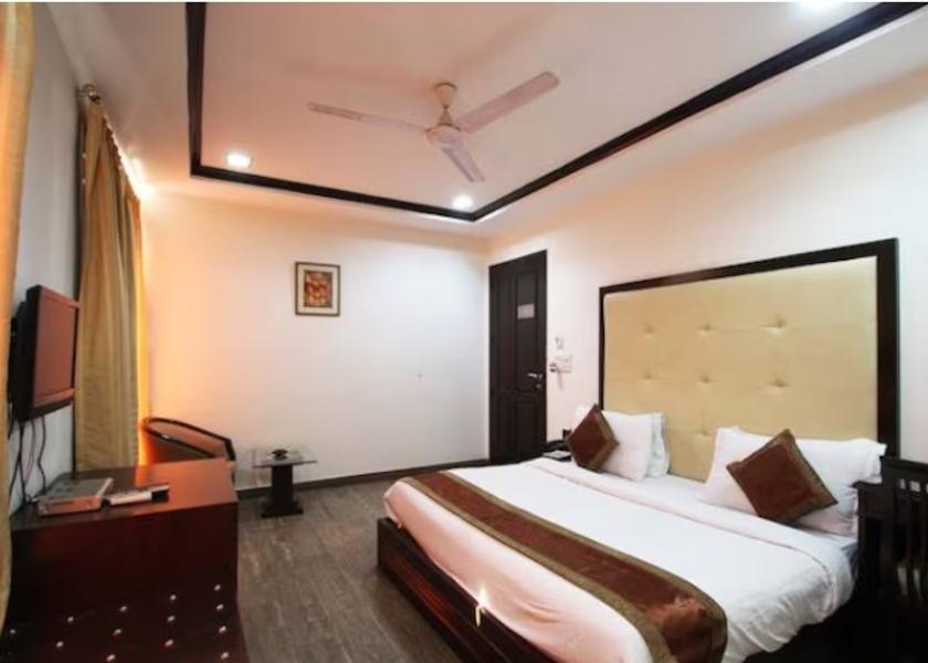 Delhi Delhi Deluxe Room
