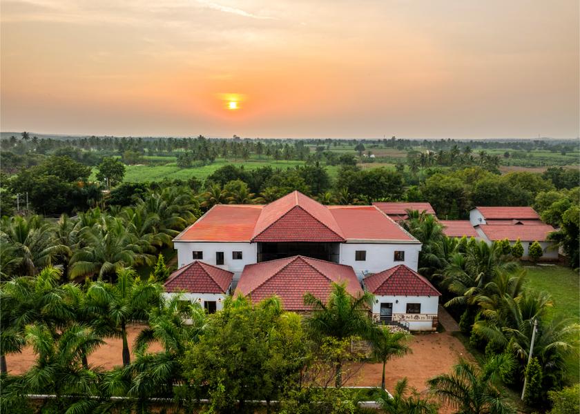 Karnataka Badami Hotel Exterior