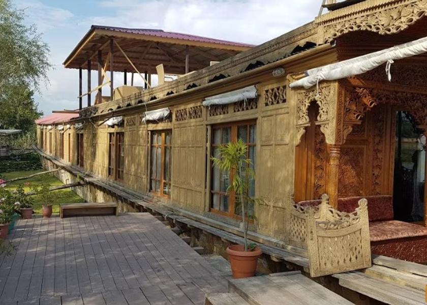 Jammu and Kashmir Srinagar Hotel Exterior
