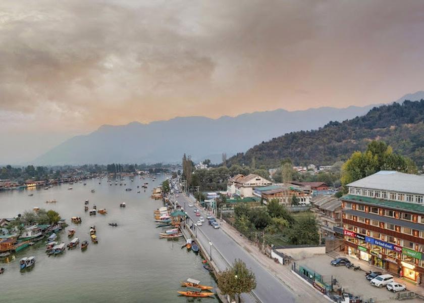 Jammu and Kashmir Srinagar Hotel Exterior