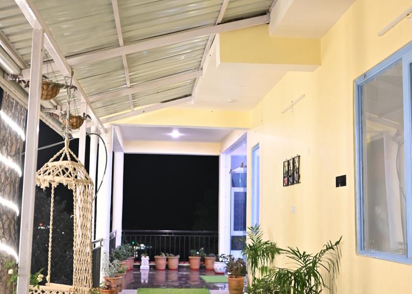 Himachal Pradesh Kandaghat Lobby